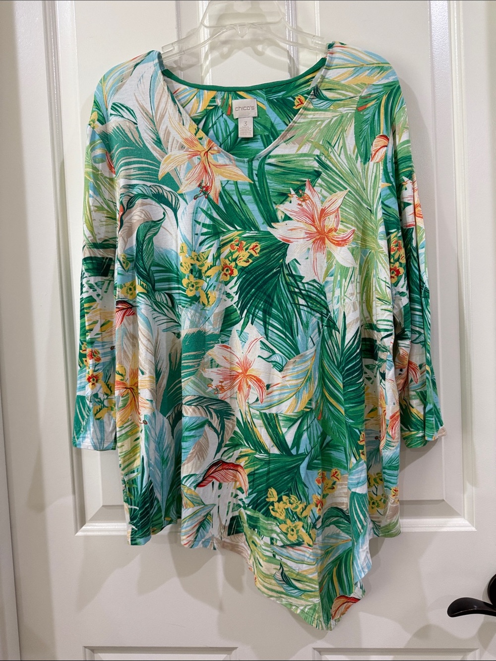 Chico's Green Tropical Floral V-Neck Tunic